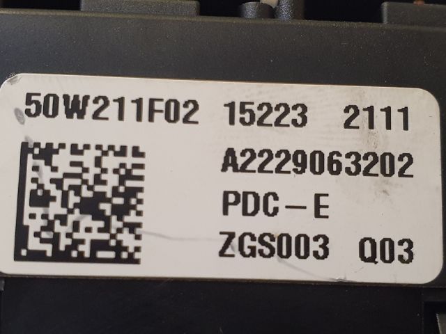 bontott MERCEDES-BENZ C-CLASS Biztosítéktábla Motortér