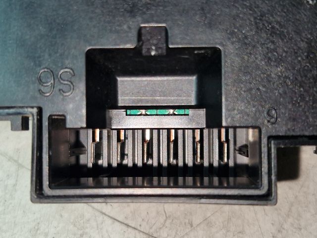 bontott MERCEDES-BENZ C-CLASS Biztosítéktábla Motortér