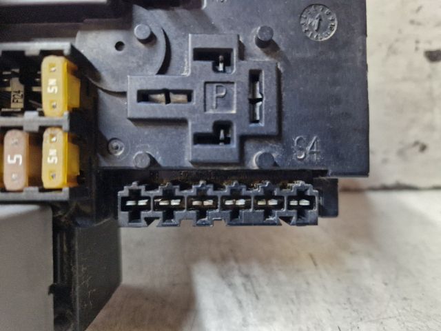 bontott MERCEDES-BENZ C-CLASS Biztosítéktábla Motortér