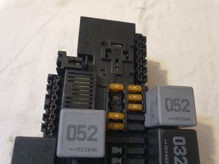 bontott MERCEDES-BENZ C-CLASS Biztosítéktábla Motortér