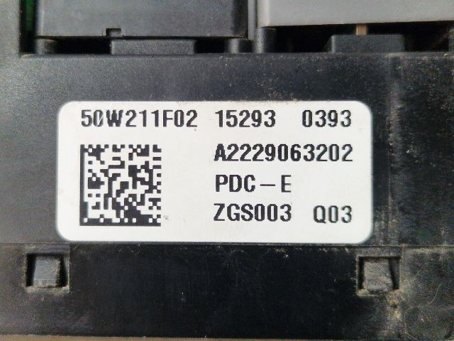 bontott MERCEDES-BENZ C-CLASS Biztosítéktábla Motortér