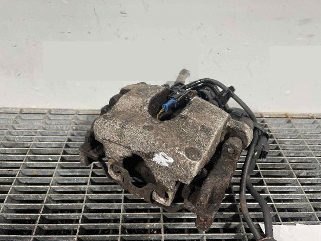 bontott MERCEDES-BENZ C-CLASS Jobb hátsó Féknyereg Munkahengerrel