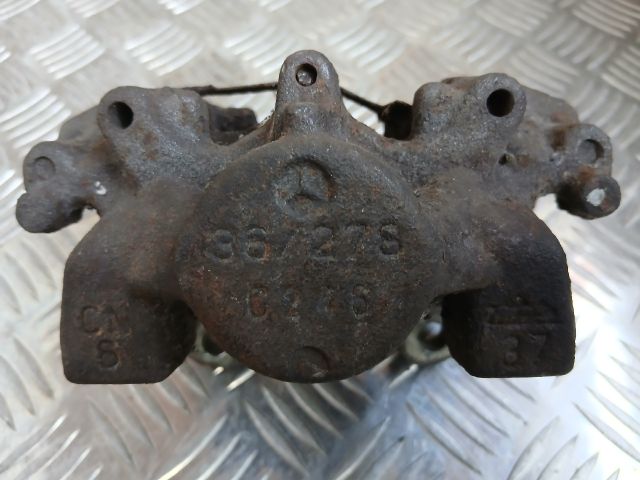 bontott MERCEDES-BENZ C-CLASS Bal hátsó Féknyereg Munkahengerrel