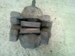 bontott MERCEDES-BENZ C-CLASS Bal hátsó Féknyereg Munkahengerrel