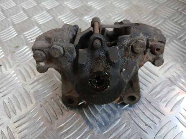 bontott MERCEDES-BENZ C-CLASS Bal hátsó Féknyereg Munkahengerrel