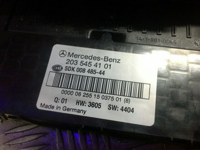 bontott MERCEDES-BENZ C-CLASS Biztosítéktábla Motortér