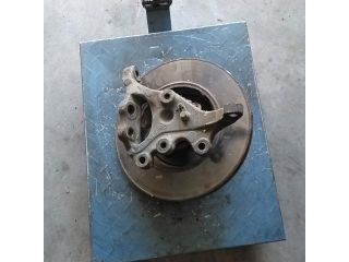 bontott MERCEDES-BENZ C-CLASS Jobb első Csonkállvány Kerékaggyal