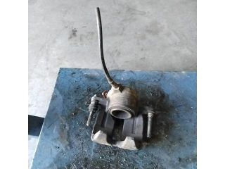 bontott MERCEDES-BENZ C-CLASS Jobb első Féknyereg Munkahengerrel