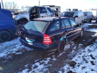 bontott MERCEDES-BENZ C-CLASS Jobb első Féknyereg Munkahengerrel