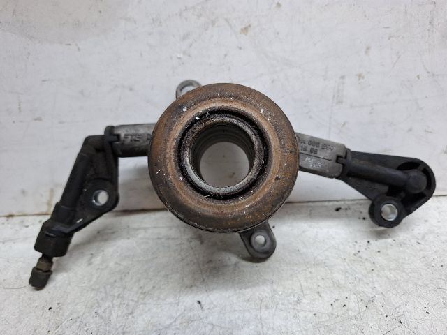 bontott MERCEDES-BENZ C-CLASS Kinyomó Csapágy