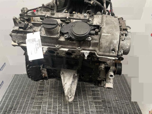 bontott MERCEDES-BENZ C-CLASS Motor (Fűzött blokk hengerfejjel)