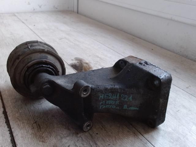 bontott MERCEDES-BENZ C-CLASS Motor Tartó Bak Bal