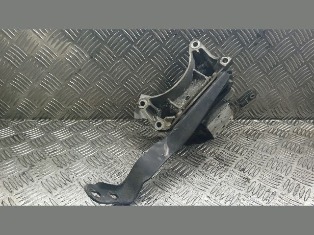 bontott MERCEDES-BENZ C-CLASS Váltó Tartó Bak (Pozíciófüggetlen)