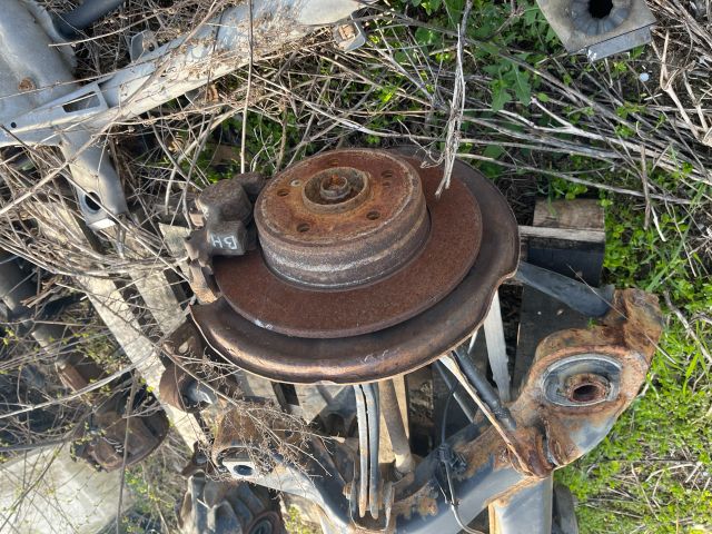 bontott MERCEDES-BENZ C-CLASS Bal hátsó Kerékagy