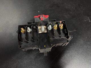 bontott MERCEDES-BENZ C-CLASS Biztosítéktábla Motortér