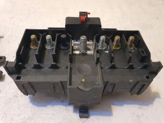 bontott MERCEDES-BENZ C-CLASS Biztosítéktábla Motortér