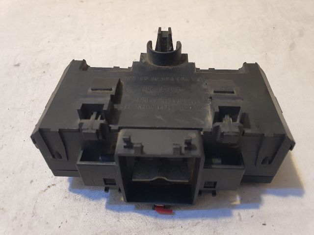 bontott MERCEDES-BENZ C-CLASS Biztosítéktábla Motortér