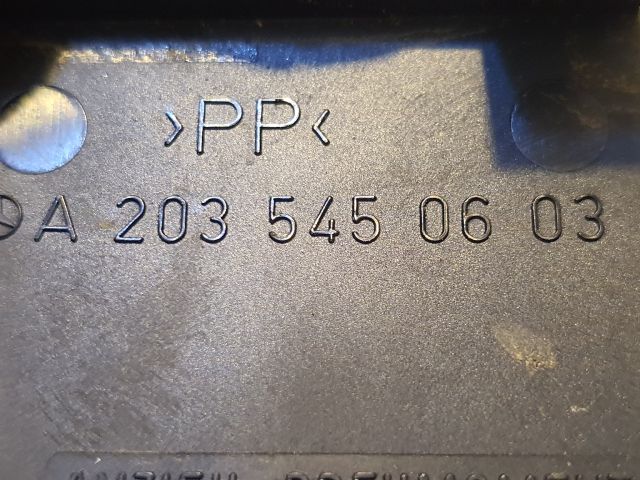 bontott MERCEDES-BENZ C-CLASS Biztosítéktábla Motortér