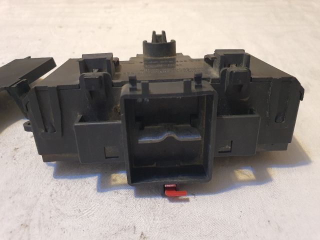 bontott MERCEDES-BENZ C-CLASS Biztosítéktábla Motortér