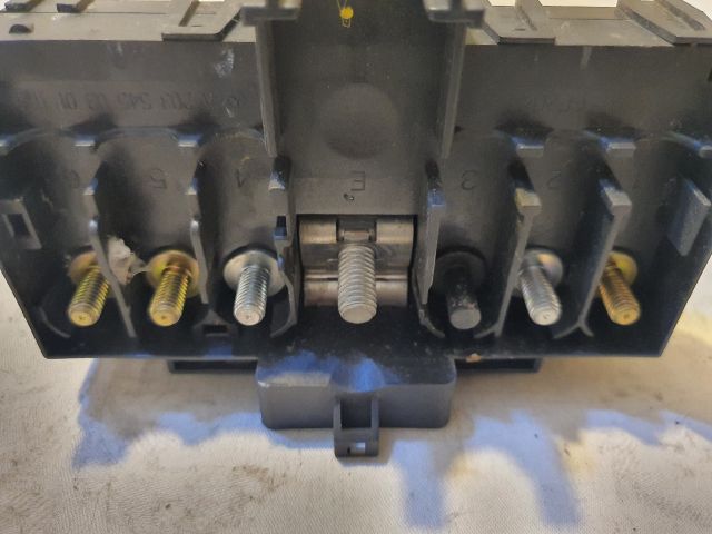 bontott MERCEDES-BENZ C-CLASS Biztosítéktábla Motortér