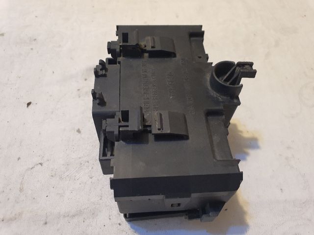 bontott MERCEDES-BENZ C-CLASS Biztosítéktábla Motortér