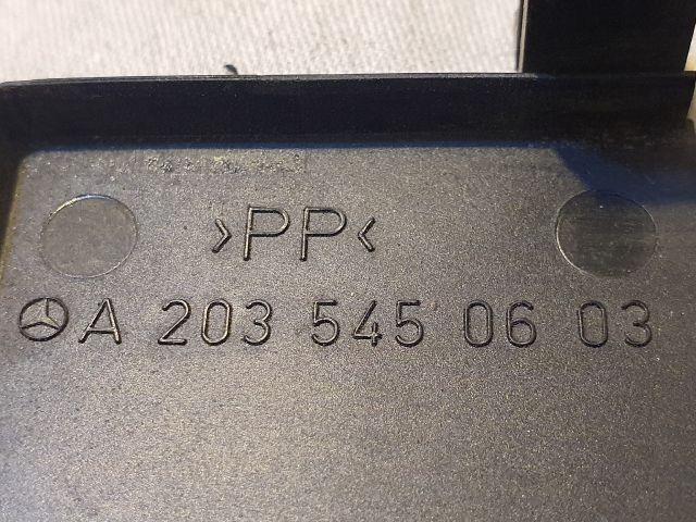 bontott MERCEDES-BENZ C-CLASS Biztosítéktábla Motortér