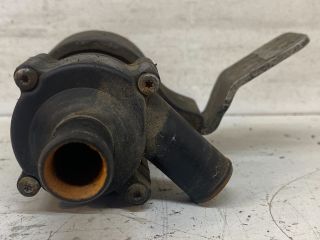 bontott MERCEDES-BENZ C-CLASS Vízpumpa