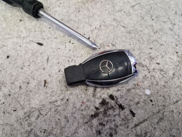 bontott MERCEDES-BENZ C-CLASS Gyújtáskapcsoló Házzal