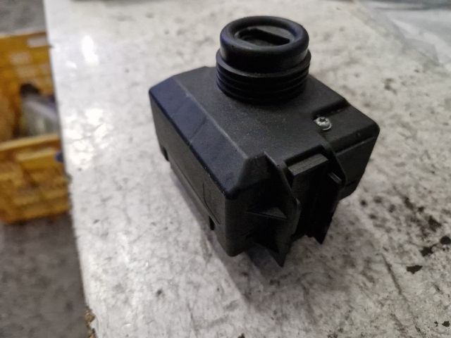 bontott MERCEDES-BENZ C-CLASS Gyújtáskapcsoló Házzal