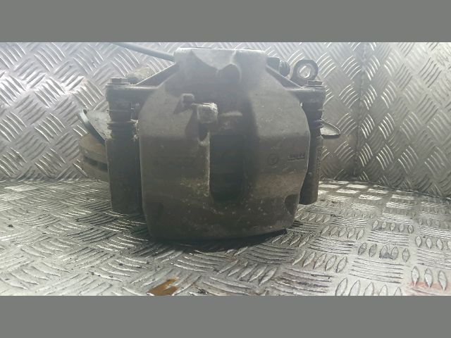 bontott MERCEDES-BENZ C-CLASS Jobb első Csonkállvány Kerékaggyal