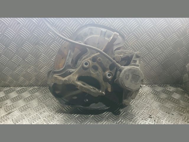 bontott MERCEDES-BENZ C-CLASS Jobb első Csonkállvány Kerékaggyal