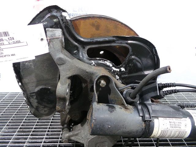 bontott MERCEDES-BENZ C-CLASS Jobb első Csonkállvány