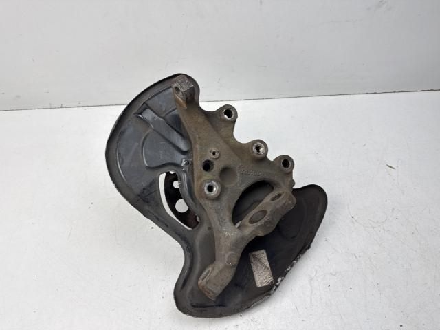 bontott MERCEDES-BENZ C-CLASS Jobb első Csonkállvány