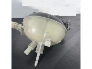 bontott MERCEDES-BENZ C-CLASS Kiegyenlítő Tartály