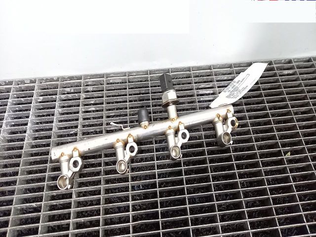 bontott MERCEDES-BENZ C-CLASS Közösnyomócső