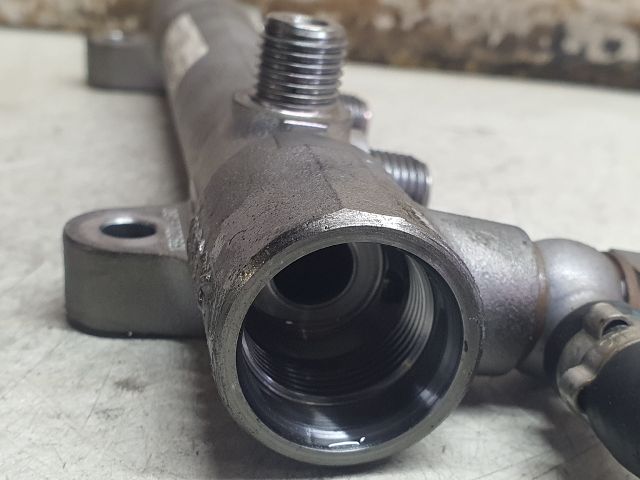 bontott MERCEDES-BENZ C-CLASS Közösnyomócső