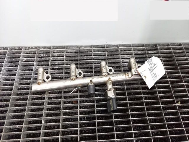 bontott MERCEDES-BENZ C-CLASS Közösnyomócső