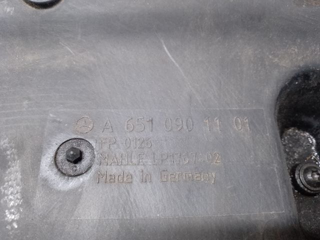 bontott MERCEDES-BENZ C-CLASS Légszűrő Ház