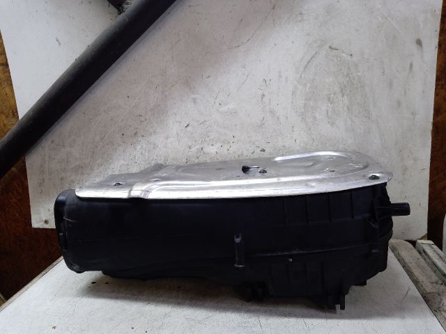 bontott MERCEDES-BENZ C-CLASS Légszűrő Ház