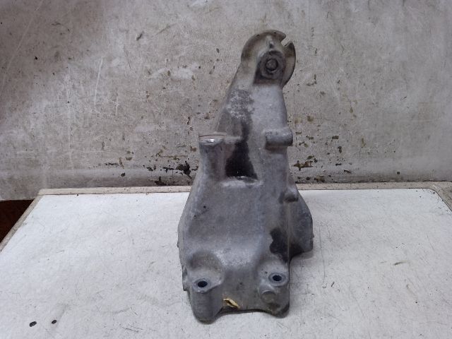 bontott MERCEDES-BENZ C-CLASS Motor Tartó Bak Jobb