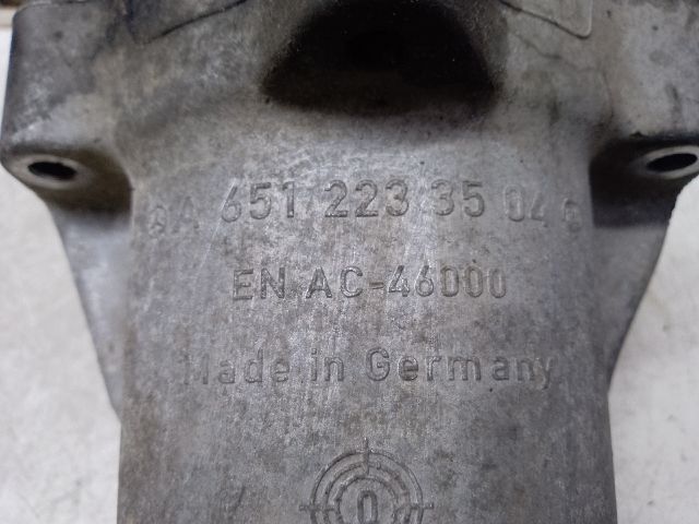 bontott MERCEDES-BENZ C-CLASS Motor Tartó Bak Jobb