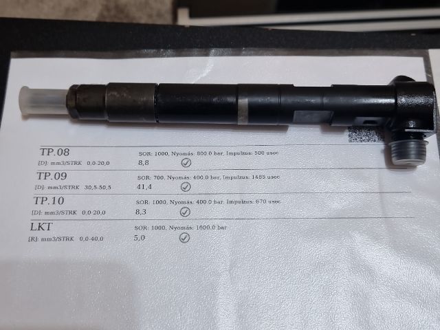 bontott MERCEDES-BENZ C-CLASS Porlasztó (1 db)