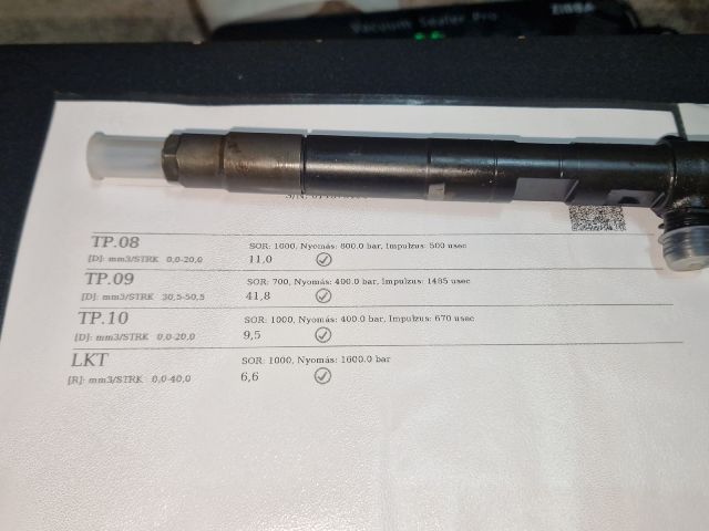 bontott MERCEDES-BENZ C-CLASS Porlasztó (1 db)