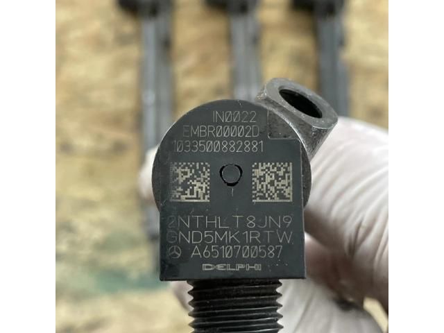 bontott MERCEDES-BENZ C-CLASS Porlasztó (1 db)