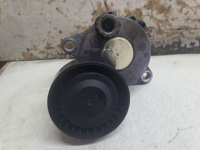 bontott MERCEDES-BENZ C-CLASS Szíjfeszítő Görgő