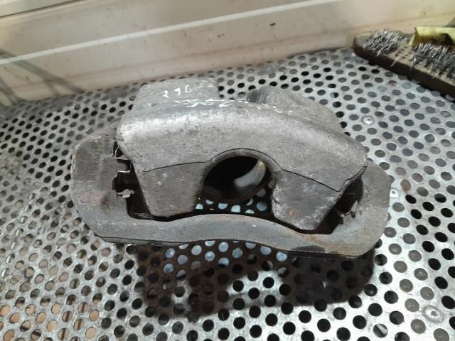 bontott MERCEDES-BENZ C-CLASS Bal első Féknyereg Munkahengerrel