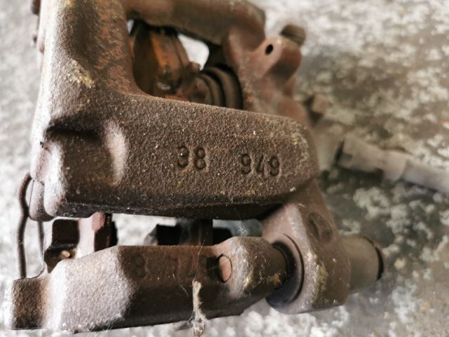 bontott MERCEDES-BENZ C-CLASS Bal hátsó Féknyereg Munkahengerrel