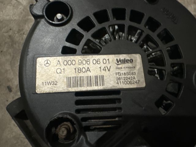 bontott MERCEDES-BENZ C-CLASS Generátor