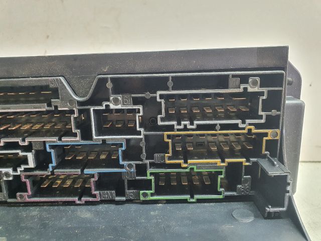 bontott MERCEDES-BENZ C-CLASS Biztosítéktábla Motortér