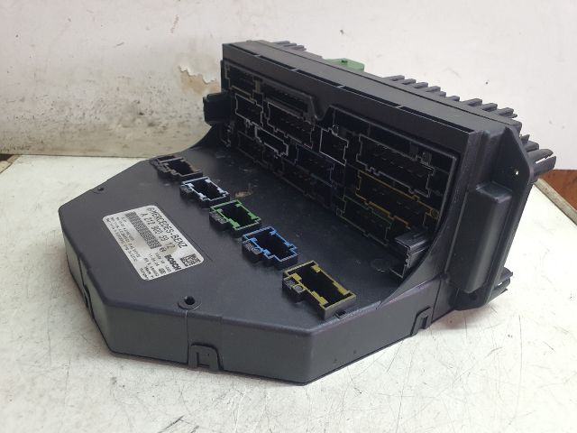 bontott MERCEDES-BENZ C-CLASS Biztosítéktábla Motortér